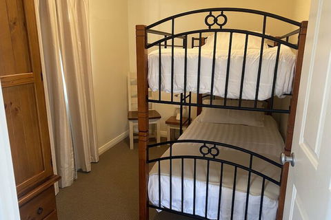 Manyat Peak Cottages - Australian Directory 2