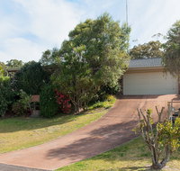 Wildflowers at Fingal Bay - Australian Directory