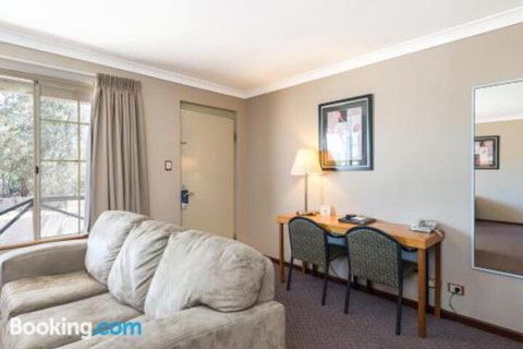 MIDAS MOTEL KALGOORLIE - Australian Directory 3