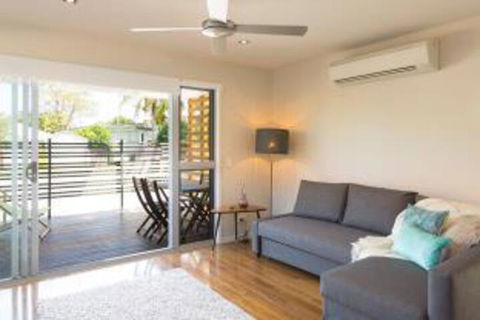 New Designer Home + Parking + Close To Airport - Australian Directory 2