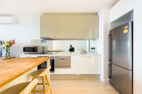 EVA, 1BDR Melbourne Apartment - Australian Directory 4