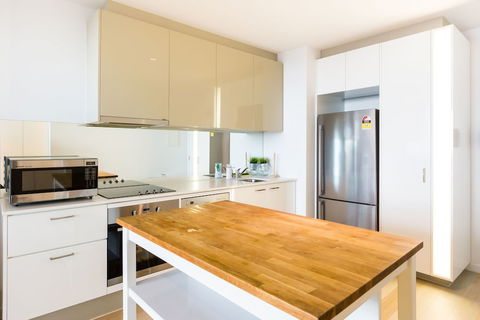 EVA, 1BDR Melbourne Apartment - Australian Directory 1