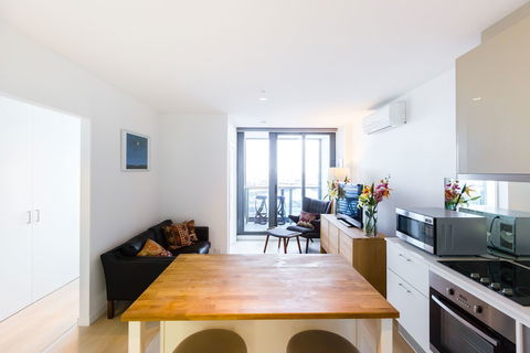 EVA, 1BDR Melbourne Apartment - Australian Directory 3