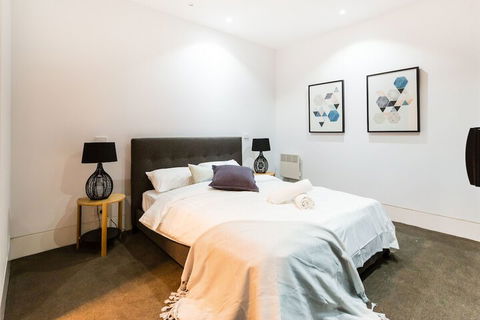SOPHIA, 2BDR North Melbourne House - Australian Directory 4