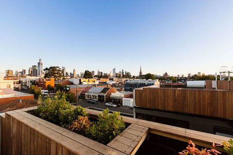 SOPHIA, 2BDR North Melbourne House - Australian Directory 5