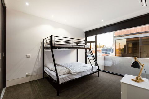 SOPHIA, 2BDR North Melbourne House - Australian Directory 1