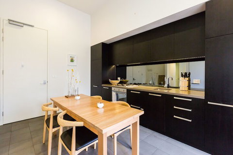 GEORGE, 1BDR North Melbourne Apartment - Australian Directory 3
