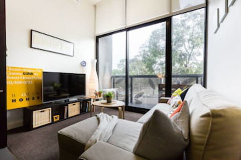 GEORGE, 1BDR North Melbourne Apartment - Australian Directory 0