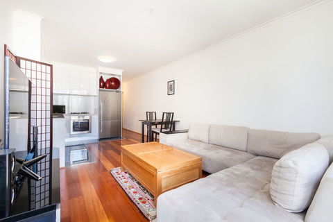 PIPER, 1BDR Southbank Apartment - Australian Directory 3