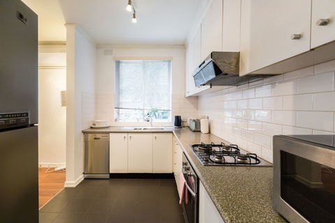 SELENA, 2BDR South Yarra Apartment - Australian Directory 1