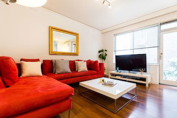 SELENA, 2BDR South Yarra Apartment - Australian Directory 0