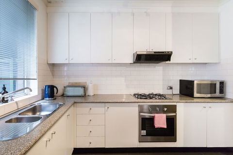 SELENA, 2BDR South Yarra Apartment - Australian Directory 2