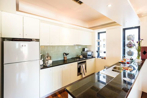 BELLE, 2BDR Melbourne Apartment - Australian Directory 6