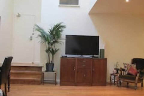 MONIKA, 1BDR Collingwood Apartment - Australian Directory 2