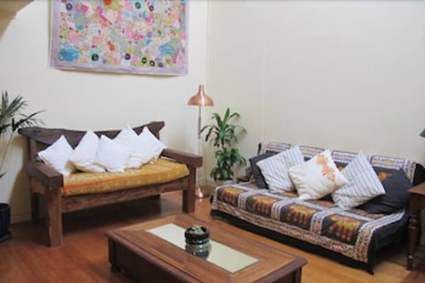 MONIKA, 1BDR Collingwood Apartment - Australian Directory 3