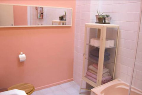 MONIKA, 1BDR Collingwood Apartment - Australian Directory 6