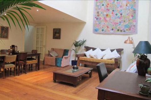 MONIKA, 1BDR Collingwood Apartment - Australian Directory 4
