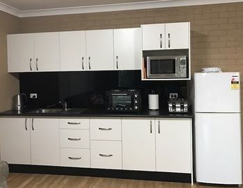 Eemnes Park Estate - Australian Directory 1