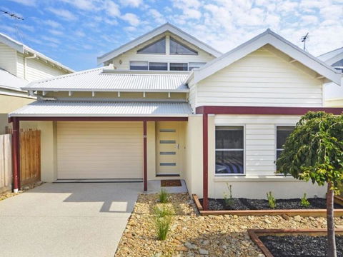 Villa By The Sea - Australian Directory 3