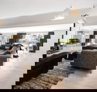 Cornish Hill House - Australian Directory