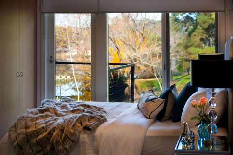 Daylesford Lake Villa 1 - Australian Directory 1