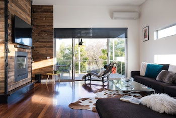 Staughton Vale VIC Australian Directory