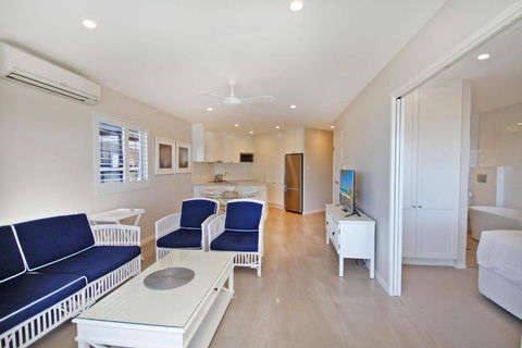 Coolum Baywatch Luxury Style Penthouse Linen Included WIFI 500 Bond - Australian Directory 2