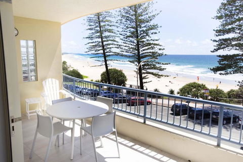Coolum Baywatch Luxury Style Penthouse Linen Included WIFI 500 Bond - Australian Directory 5