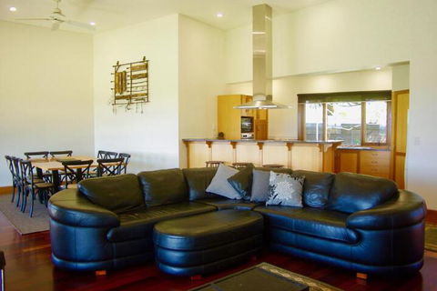 Scobie Lane Retreat - Australian Directory 5