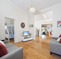 Fingal Beach Shack - Australian Directory