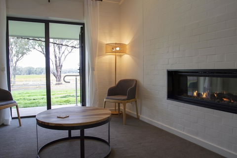 Balgownie Estate Winery Retreat & Restaurant - Australian Directory 1