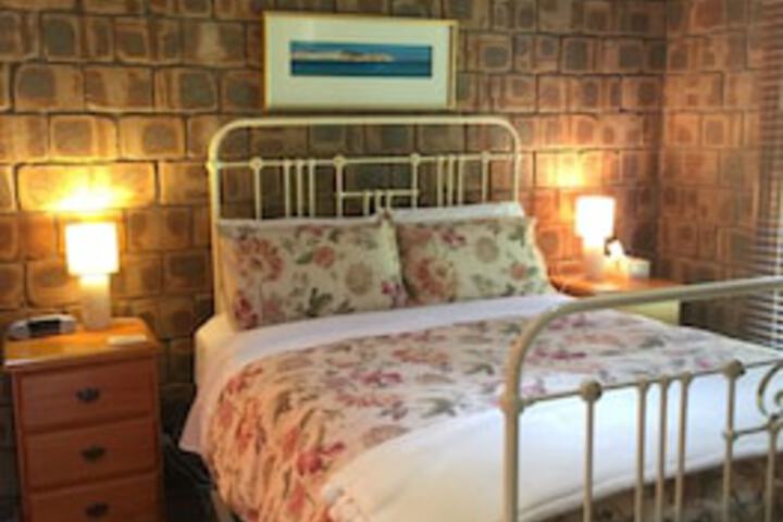Warrnambool VIC Australian Directory