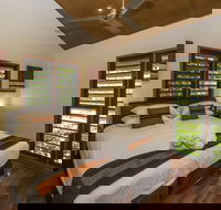 Pure Magnetic Villa 2 - Australian Directory