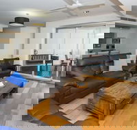 Maggies Beachfront Apt. 11 - Australian Directory