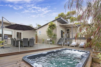 Madeleine Street - Australian Directory 0