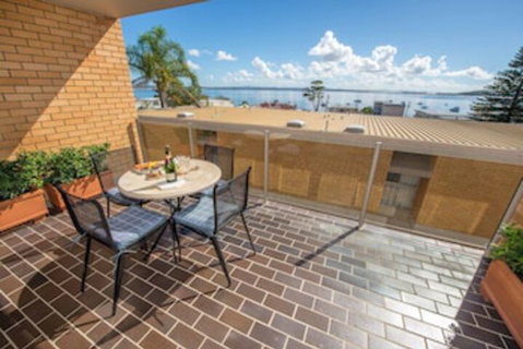 The Crest Unit 7 Shoal Bay - Australian Directory 0