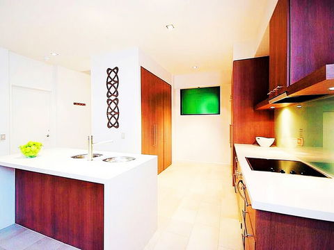 Temple 121 Palm Cove With Courtyard - Australian Directory 4