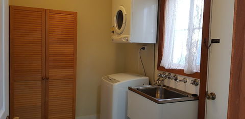 Colonial Motel And Serviced Apartments - Australian Directory 6