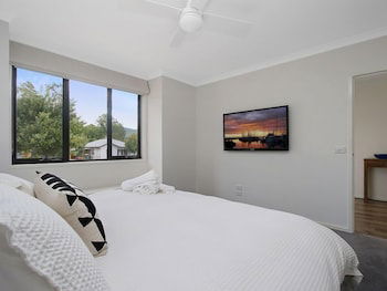 Alpine Knights Stylish Luxury - Australian Directory 3