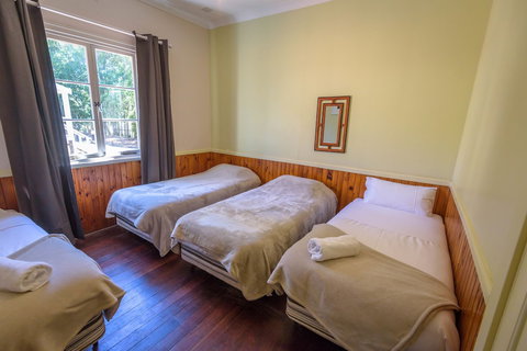 Murphy's Cottage - Australian Directory 1