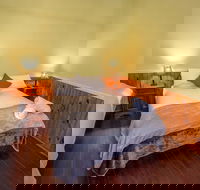 Murphy's Cottage - Australian Directory