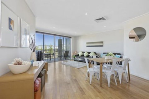 RESORT & SPA 2306 / 07 OCEAN GLIMPSES - Australian Directory 0