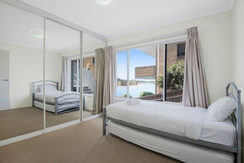 Kings Mariner Apt 14 - Australian Directory 2