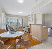 RESORT on the BEACH 6126 27 - Australian Directory