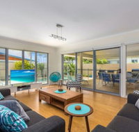 Ocean Blue on Salt Beach - Australian Directory