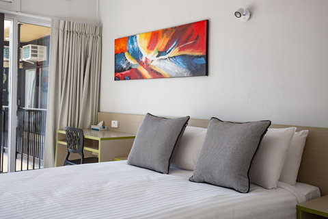 Nightcap At Emerald Star Hotel - Australian Directory 3