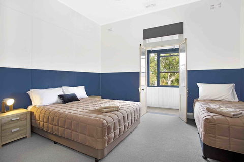 Royal Hotel Wyong - Australian Directory 2