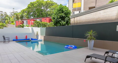 Theodore Apartments - Australian Directory 4