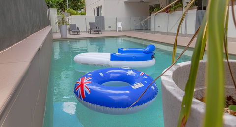 Theodore Apartments - Australian Directory 3