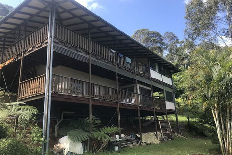 Skys Retreat - Australian Directory 2